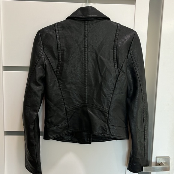 Express Black Cropped Vegan Faux Leather Moto Jacket Zippers Pockets Small - Picture 3 of 9